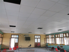 食堂棟（nE棟）：改修工事　新規天井ボードの設置状況　2021年9月2日