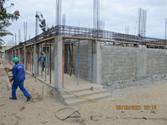教室棟（E棟）：新設工事　梁の配筋、型枠工事　2021年9月2日