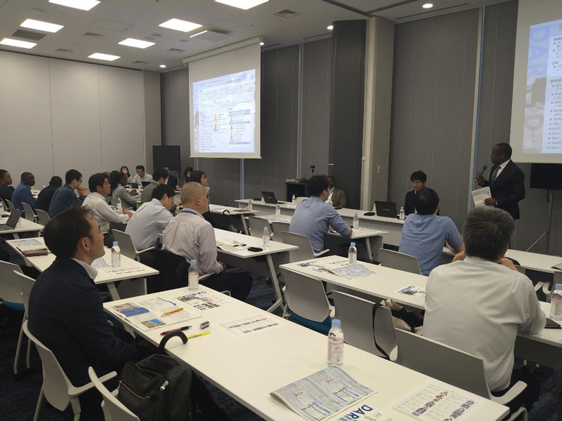 セミナーの様子：参加者による意見交換