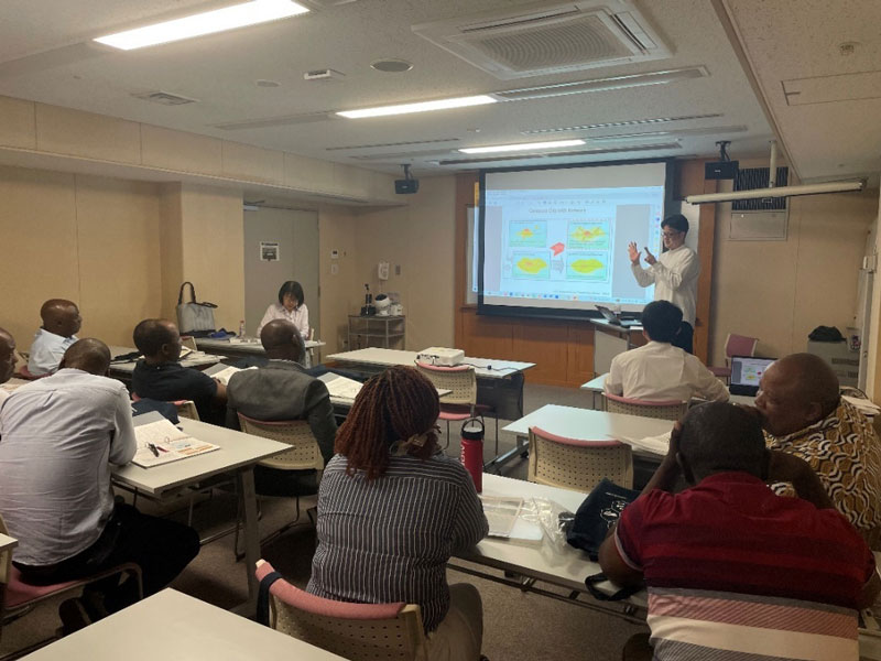 講義の様子：大阪公立大学大学院嘉名光市教授