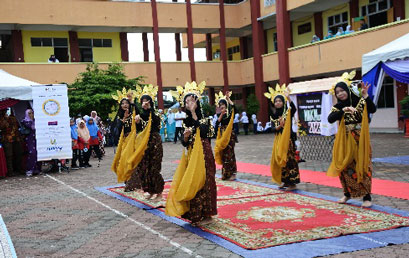 伝統舞踊の披露