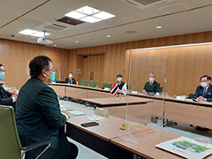 Meeting with Professor Kiyohiro Hokin, President of Hokkaido University