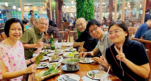 Enjoyed Duckweed dishes at a Thai northeast cuisine restaurant.