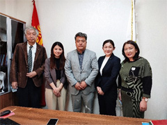 オルホン県保健局の局長らと