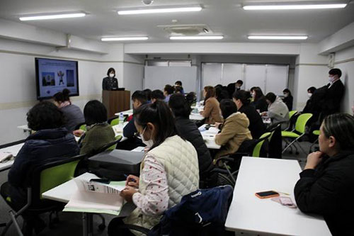 大阪府福祉部障がい福祉室自立支援課の杉森ゆかり課長補佐は、大阪府の障害者雇用の取り組みについて説明した