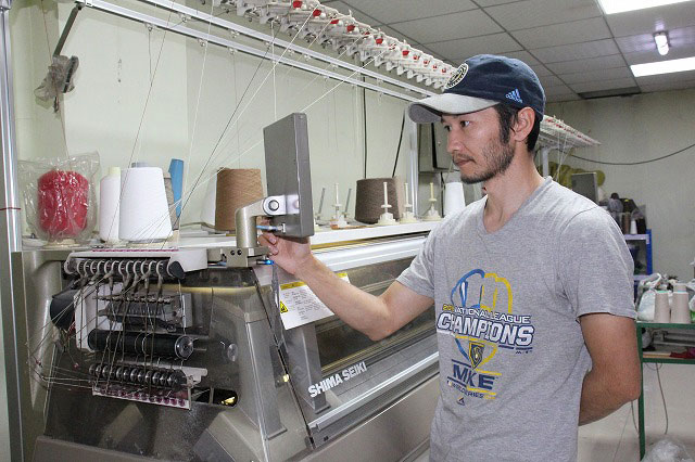 グラフィックデザインの知識を生かしてソフトストーリー社で奮闘するアルタントゥグスさん