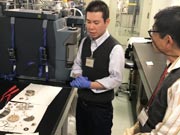 LC/MS/MS部品の徹底洗浄についての研修。
