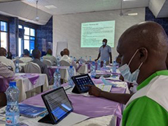 Participants refers the materials in the Tablet