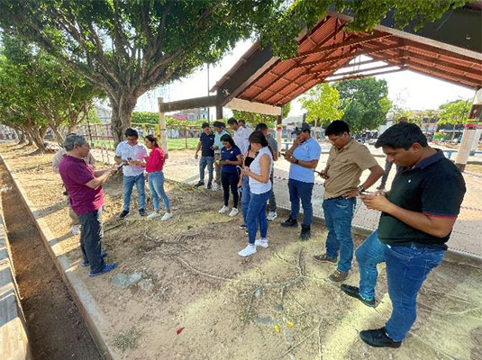 スマートフォンの無償アプリを活用した現地調査実習 （9月5日、Ucayali州Pucallpa）