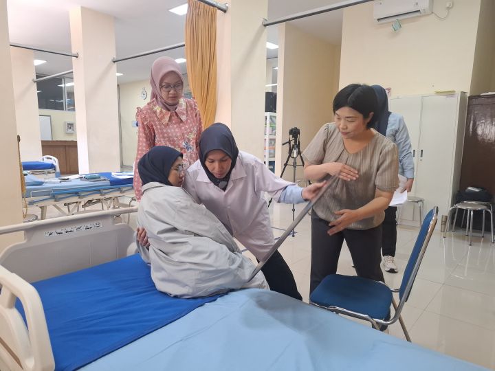 インドネシア：介護人材能力強化プロジェクト