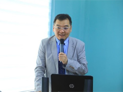 開会式で挨拶をする事務次官のTs.Erdembileg氏