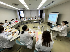 国立国際医療研究センター病院の看護部による看護職の教育等の講義の様子