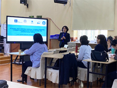 モンゴル医科大学のB.Tuulリーダーの説明