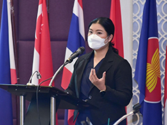 KCCP 2022 participant from Thailand explaining the progress of the national targets of the POA/ ALD DHM (Dr. Panchita Wongthanoo)