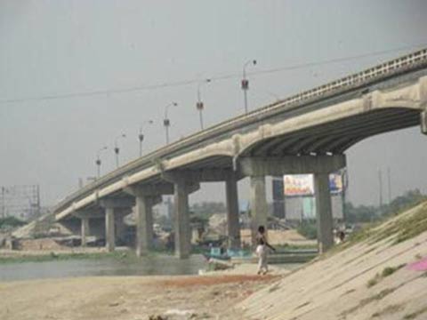 既存のカチプール橋