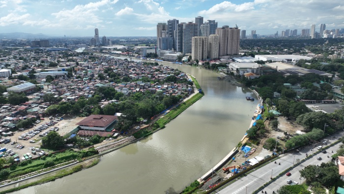 工事が進むマリキナ川