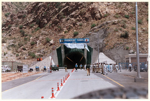 コハットトンネルの開通式