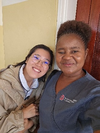 通訳してくれる同僚