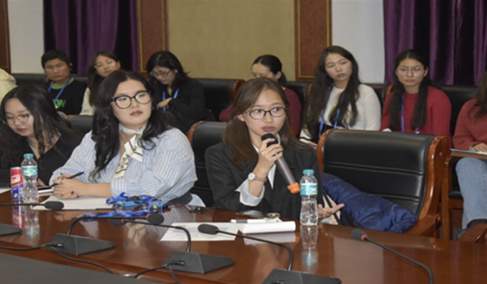 JICAチェア受講生の質問している様子