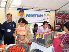 農業祭：ソロラ県、サンタ・ルシア・ウタトラン市
