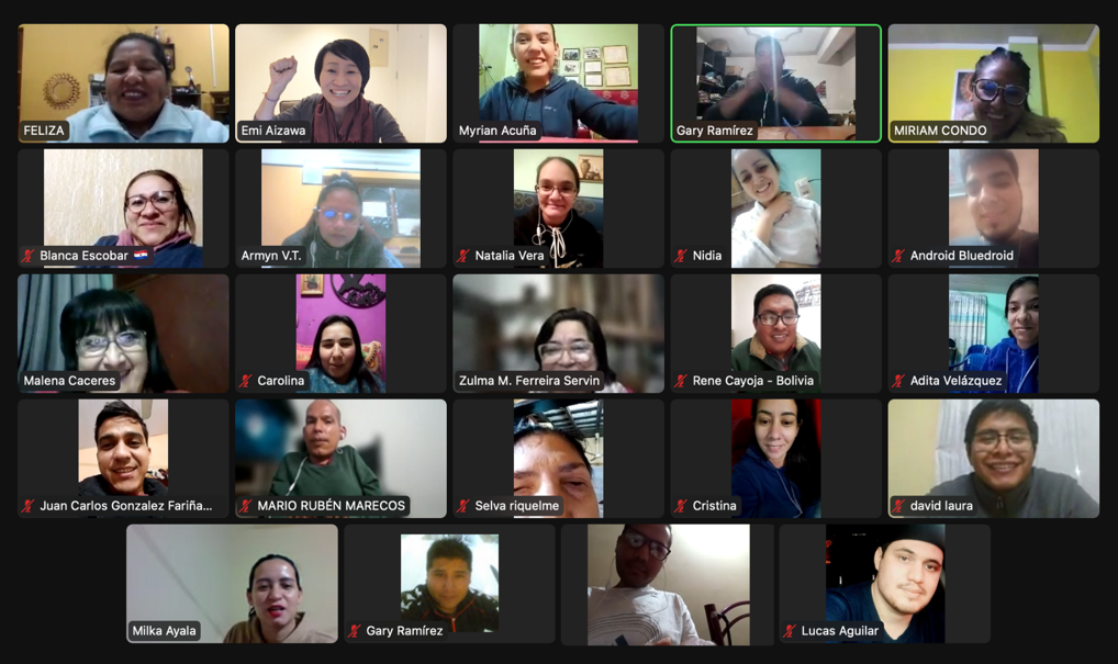 オンライン研修終了後に笑顔を見せるボリビアの講師とパラグアイの参加者たちの画像