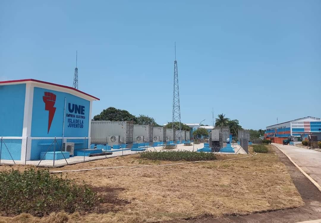 Sistema de almacenamiento de energía en baterías mantenido por el proyecto