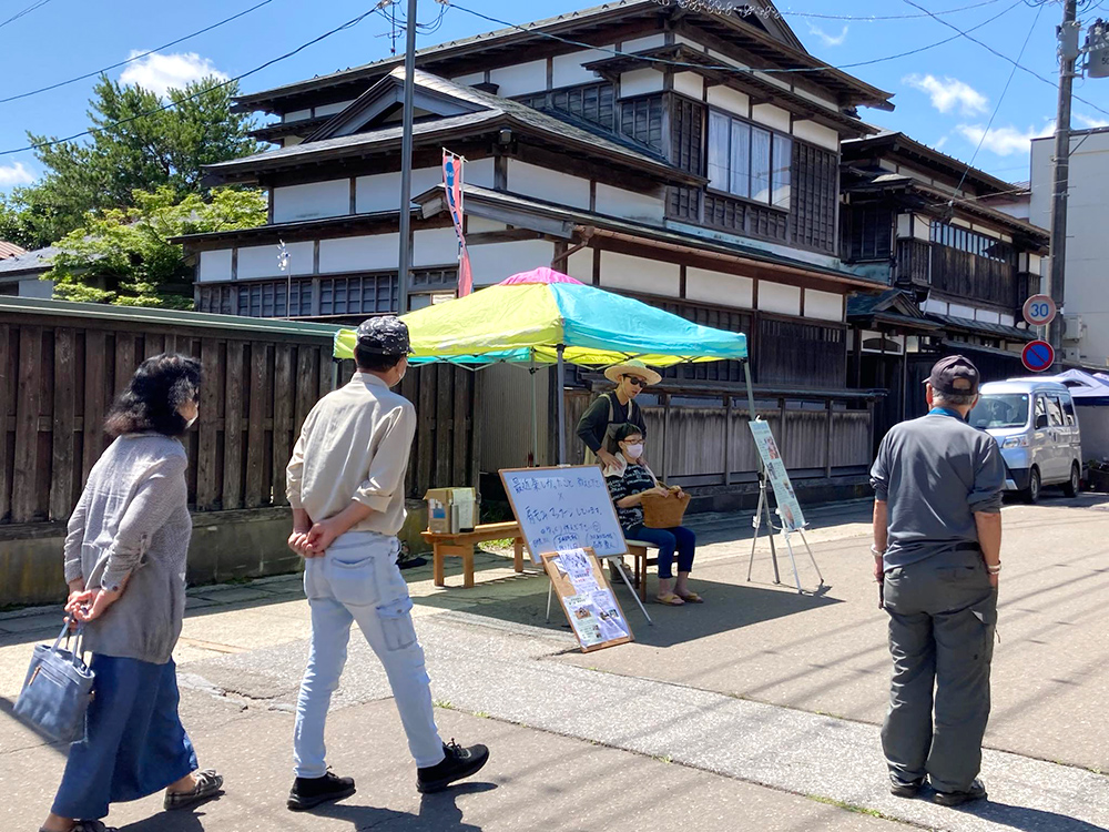 朝市出店でマッサージ