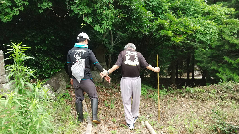 地元の方と一緒に
