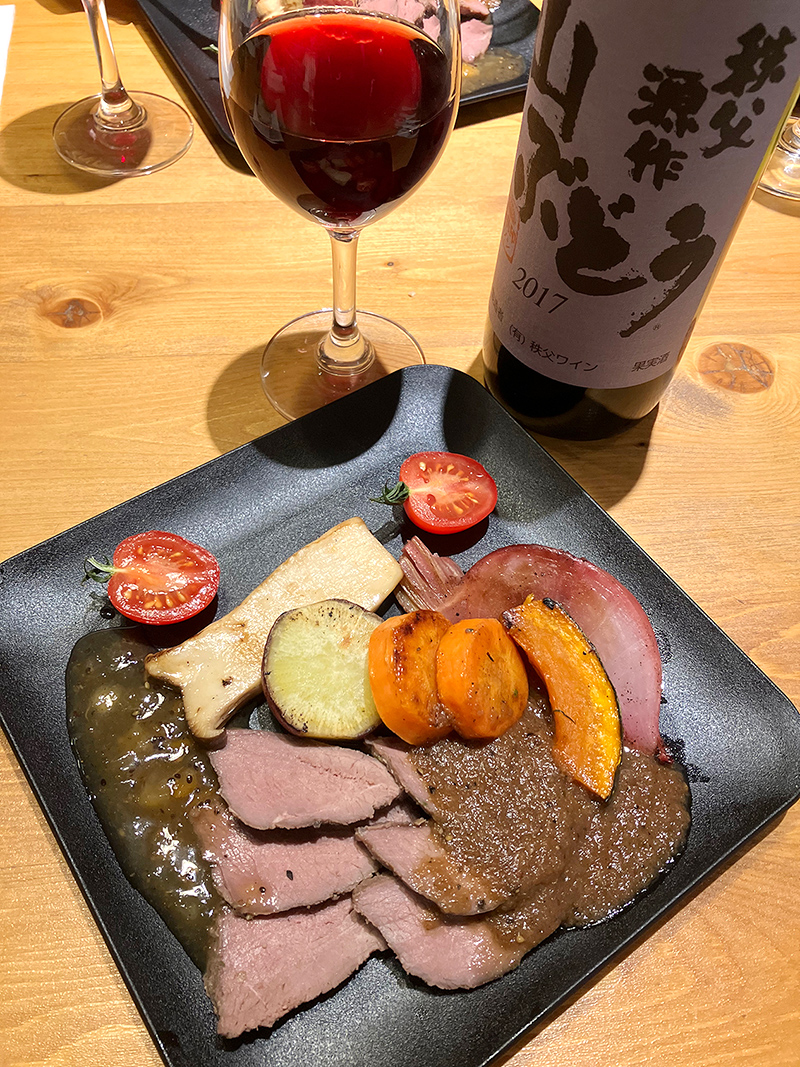 鹿肉のローストとワイン