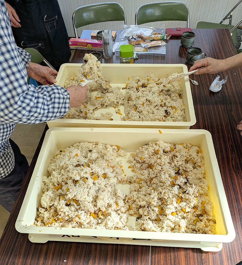 食事会で振る舞った自家製サザエご飯