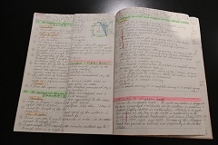 森迫さんが模擬授業を行う際に作った自分用のノート。
板書内容や話すこともすべて英語で書き込んで授業に臨んだ