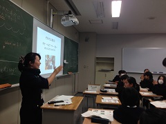 現在は日本の小・中・高校に出向いてJICA出前講座を行う活動も