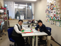 マンツーマンで実施された語学研修。「 大変でしたが、健聴者に負けられないとの思いもあって頑張りました」
