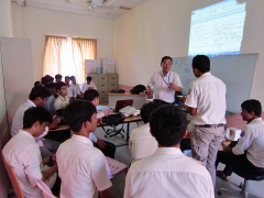 カンボジア国立技能専門学校の機械工学科の4年生に講義を行った