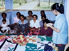 協力隊時代。農村部の女性たちに向けて開いたパッチワーク教室の様子