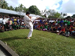 日本文化紹介の一環で空手を披露