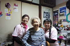 見守り支援で、日々何軒もの家を精力的に回る宮井さん