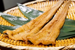 あたぼう鮨では「名物煮穴子」や「江戸甘味噌漬け」の通信販売を通じて江戸前の味を広く知ってもらおうとしている