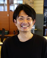 栗野泰成さん