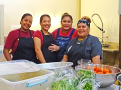 パラオの小学校の調理員の方々