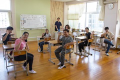 初期支援教室に通う、小学校高学年～中学生の子どもたち