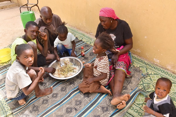 任地の食生活に彩りを！隊員めし