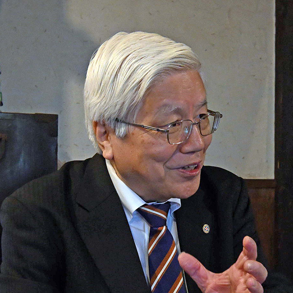 明石要一会長