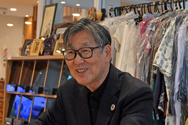 黒岩春地 理事長