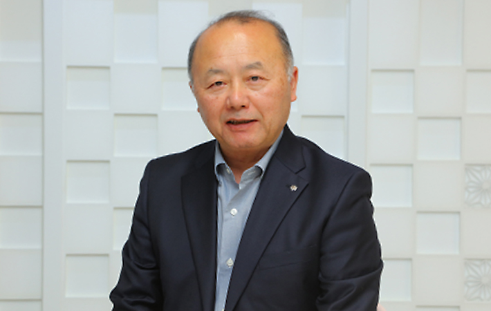 小川 寛 氏