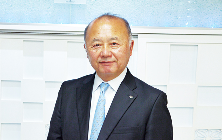 小川 寛 氏